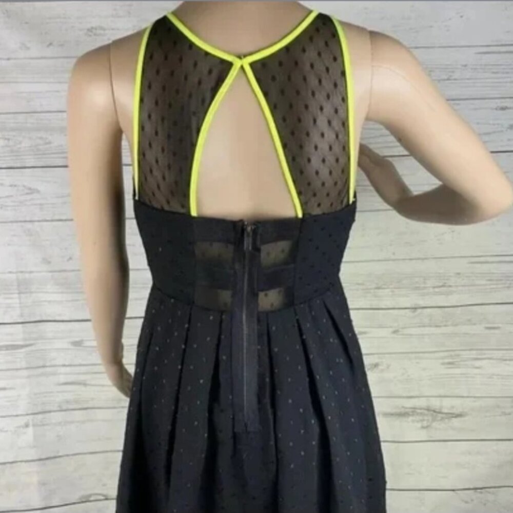 Vera Wang Princess Junior 7 dress Neon green yellow Black mesh bodice